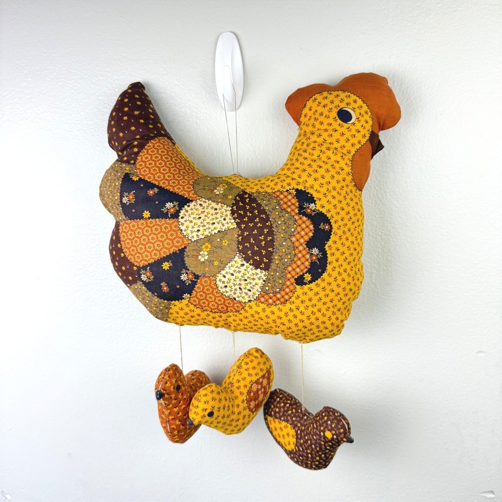 Vtg Handmade Patchwork Fabric Hen and Chicks Wall‎ Hanging Farmhouse Cottagecore